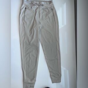 Athleta Women’s Size 4 - Gray/Tan  Cargo Pants with Relaxed Fit Joggers